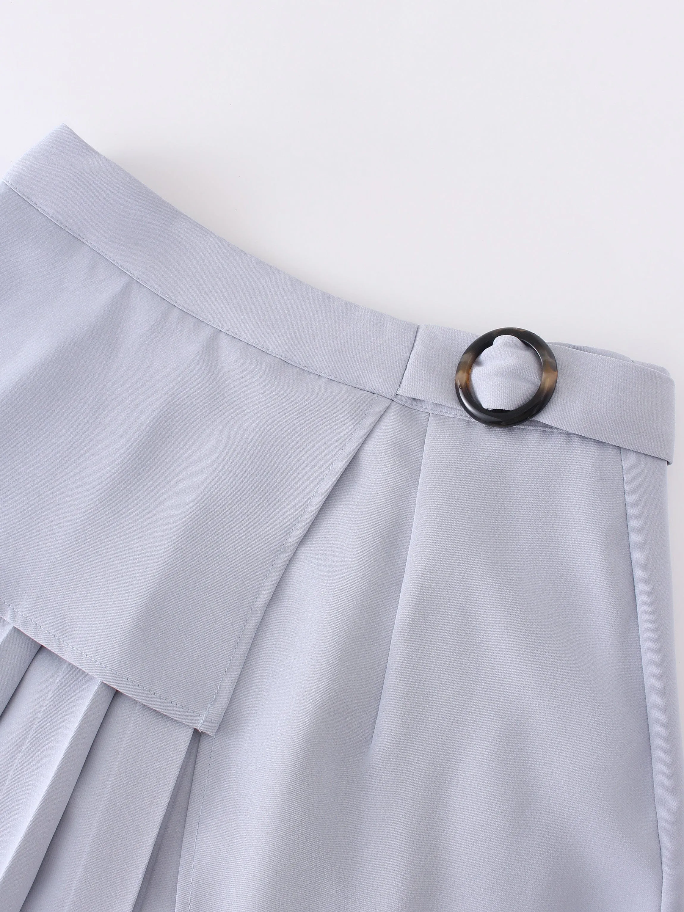 BUCKLE PLEATED SKIRT-LIGHT BLUE